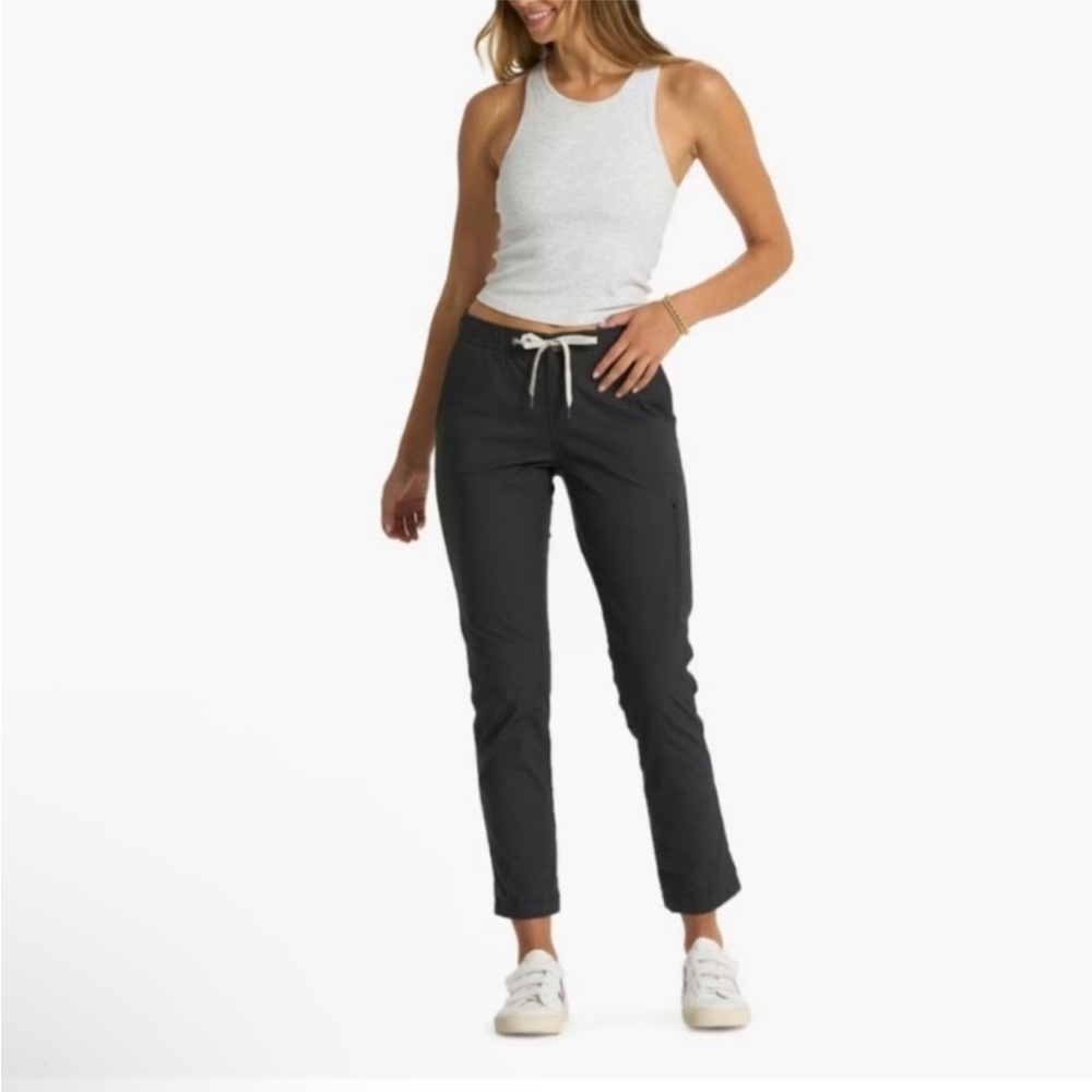 Vuori Straight Leg Drawstring Pants in Black with Cream Tie